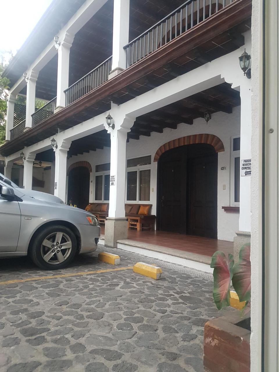 Casa Bourbon Hotel Retalhuleu Exterior photo