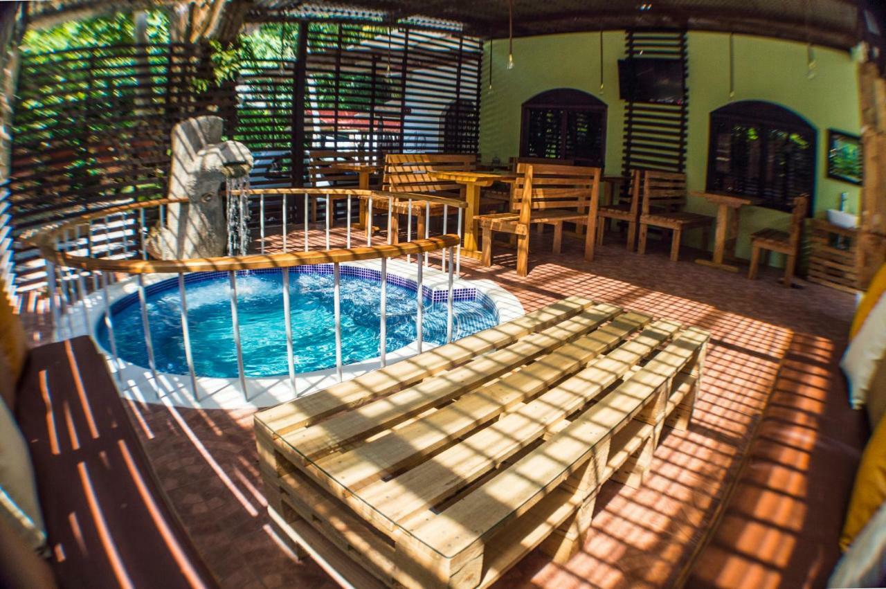Casa Bourbon Hotel Retalhuleu Exterior photo